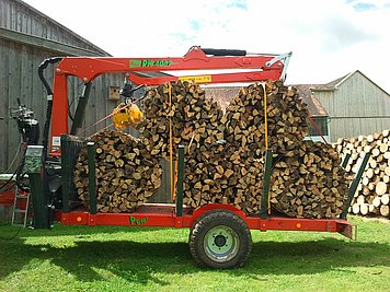 6 tonen Rückewagen zum Transport von Holzbündeln bei Familie Paulus aus der Oberpfalz